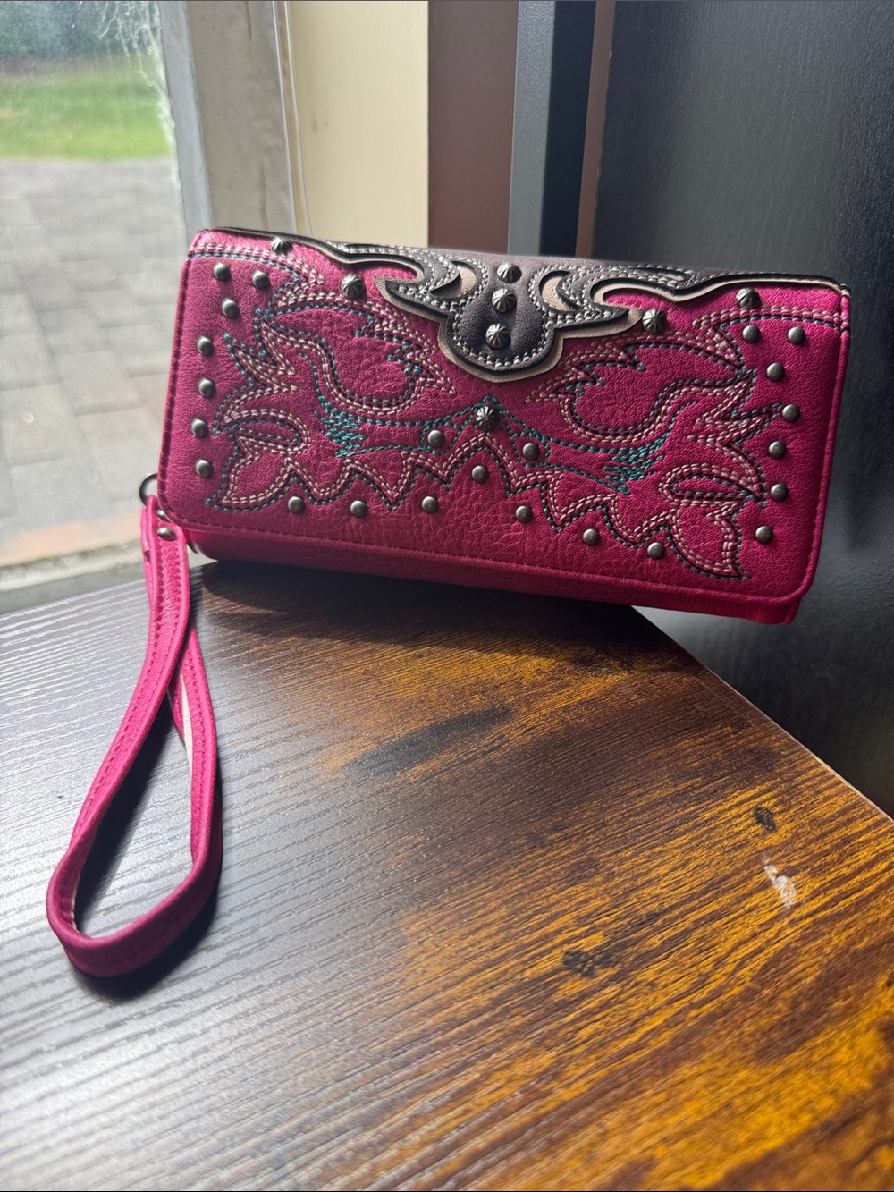 Montana West Women's Pink Embroidered Wristlet Wallet nwt